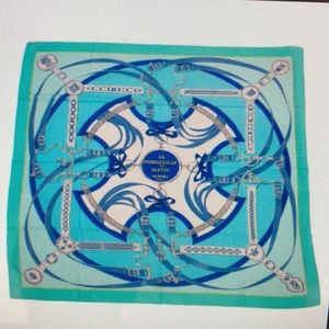 Hermès 2016 la Promenade cashmere shawl